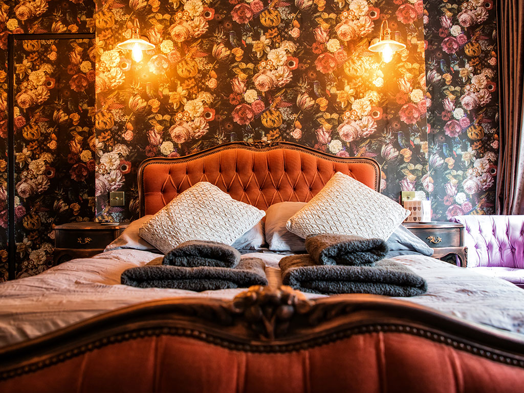 π Plan Your Perfect Romantic Getaway at The Poplars, Lincoln! π #LincolnLife #BritishGetaway 1 romantic getaway